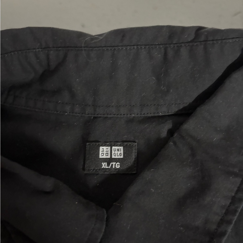 Uniqlo Black Dress Shirt Size XL - Picture 3 of 5